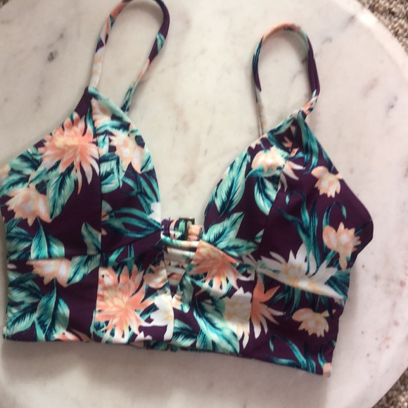 😎 Tori Praver swim - Picture 2 of 12